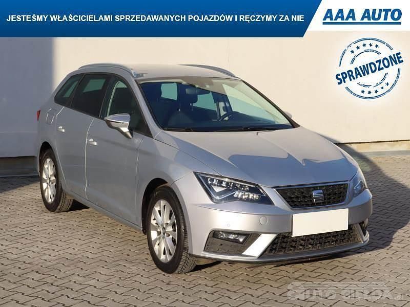 Używany Seat Leon 2019 Srebrny