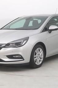 Używany Opel Astra 125 KM (91 kW) 2017 Srebrny Hatchback