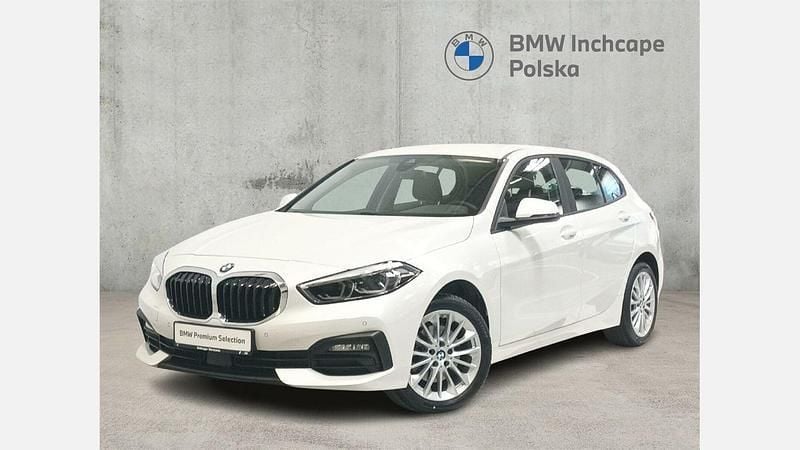Biel mineralna metalizowany Używany 2024 BMW 118 Advantage Hatchback | 109 900 zł (Uczciwa cena) - Obraz 1/3