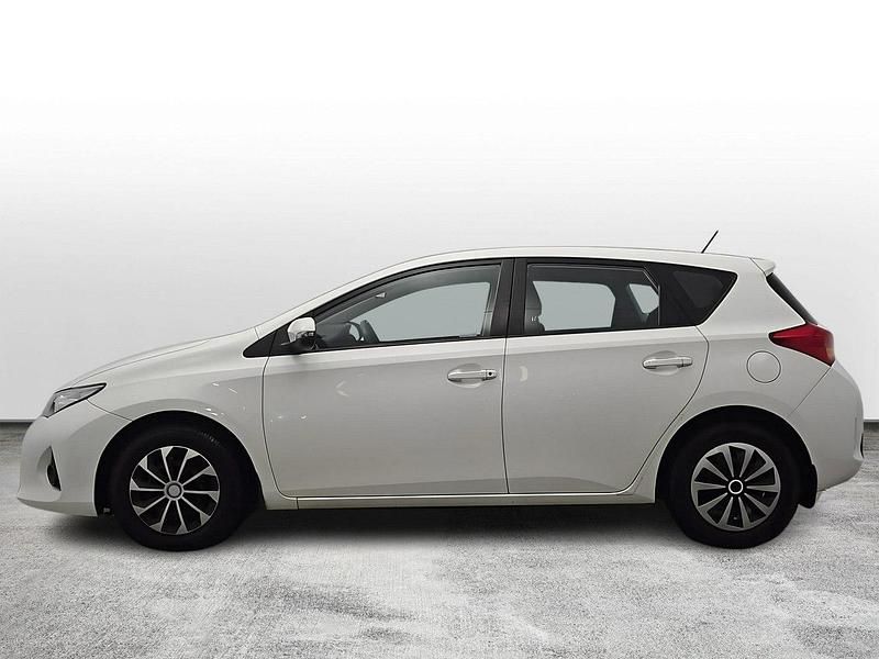 Używany Toyota Auris 132 KM (97 kW) 2015 Biały Hatchback