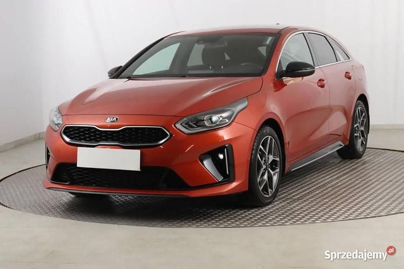 Używany Kia ProCeed 140 KM (102 kW) 2020 Pomarańczowy Kombi