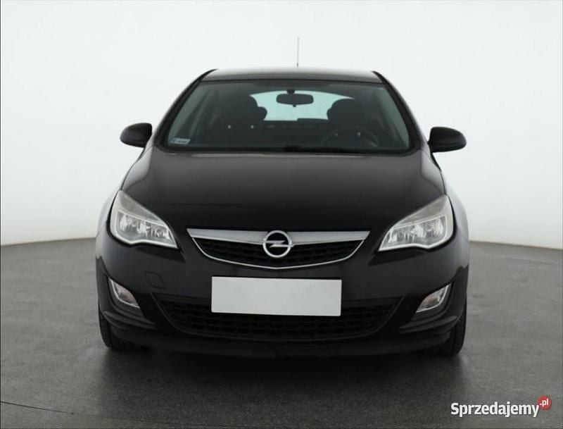 Czarny Używany 2010 Opel Astra Hatchback | 15 499 zł (Dobra cena) - Obraz 1/4