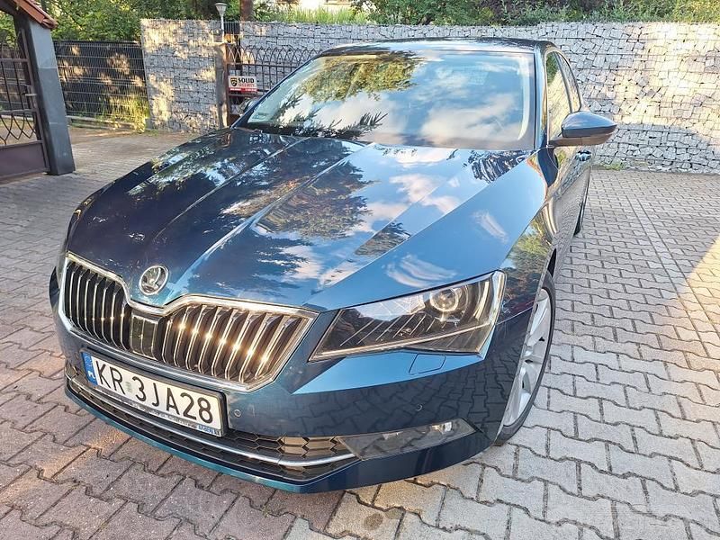 Niebieski Używany 2018 Skoda Superb Hatchback | 76 000 zł (Uczciwa cena) - Obraz 1/4