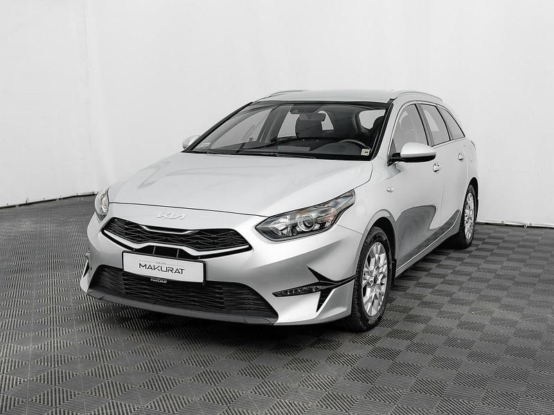 Używany Kia Ceed 160 KM (117 kW) 2022 Srebrny Hatchback