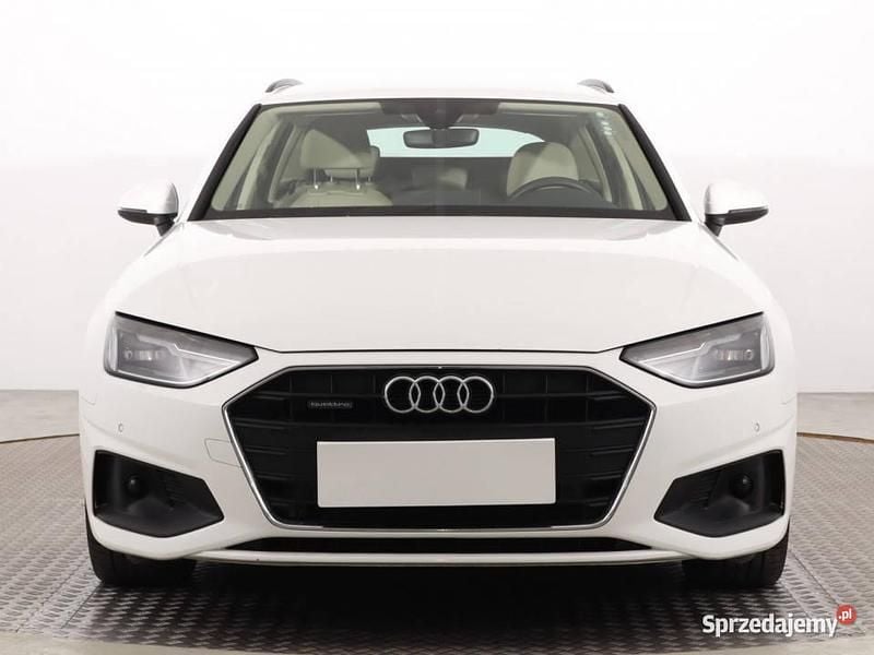 Biały Używany 2022 Audi A4 Kombi | 109 999 zł - Obraz 1/4