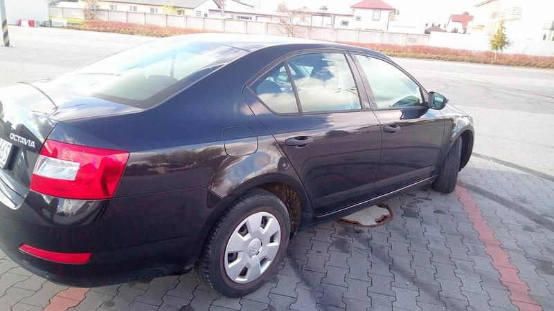 Używany Skoda Octavia Ambition 2016 Czarny Sedan/Limuzyna