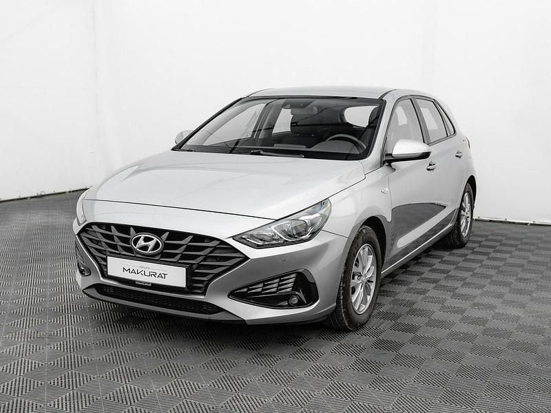 Używany Hyundai i30 Classic 110 KM (80 kW) 2022 Srebrny Hatchback