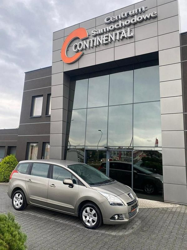 Używany Peugeot 5008 115 KM (84 kW) 2013 Szary Minivan