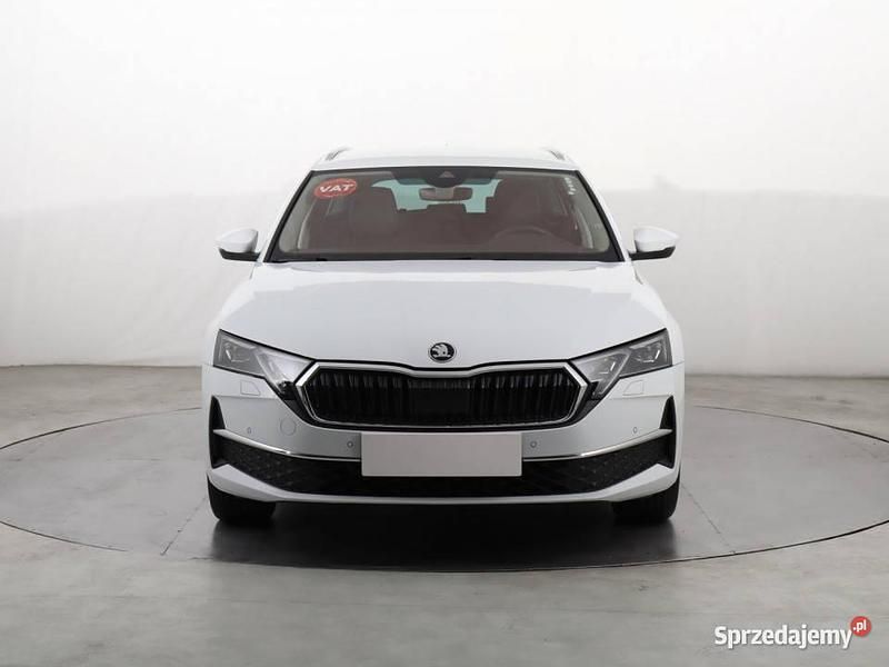 Biały Używany 2024 Skoda Octavia Kombi | 120 499 zł (Drogi) - Obraz 1/4