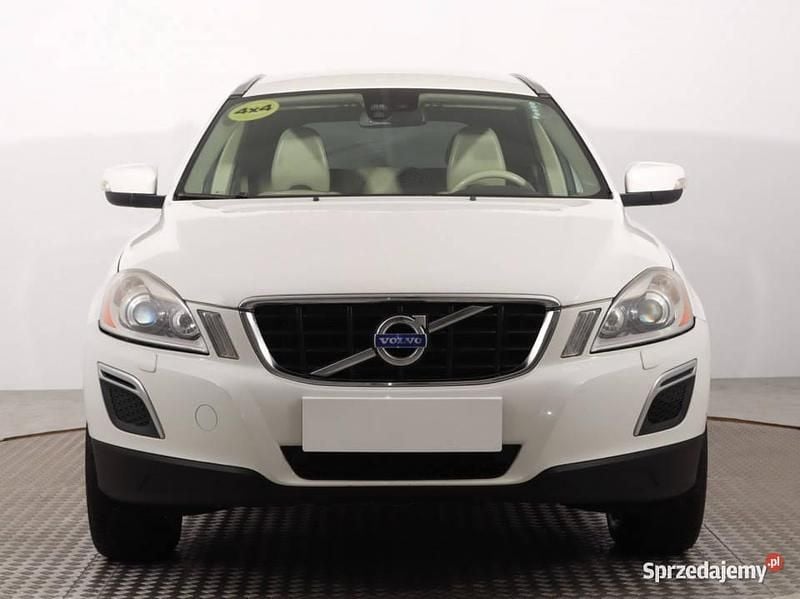Biały Używany 2011 Volvo XC60 SUV | 43 499 zł (Uczciwa cena) - Obraz 1/4