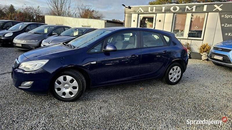 Używany Opel Astra 2010 Niebieski Hatchback
