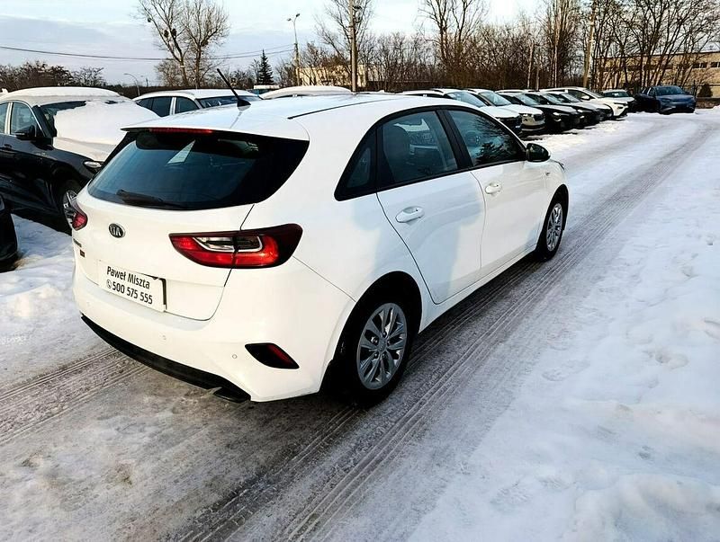 Używany Kia Ceed 101 KM (74 kW) 2019 Biały (metalik) Hatchback