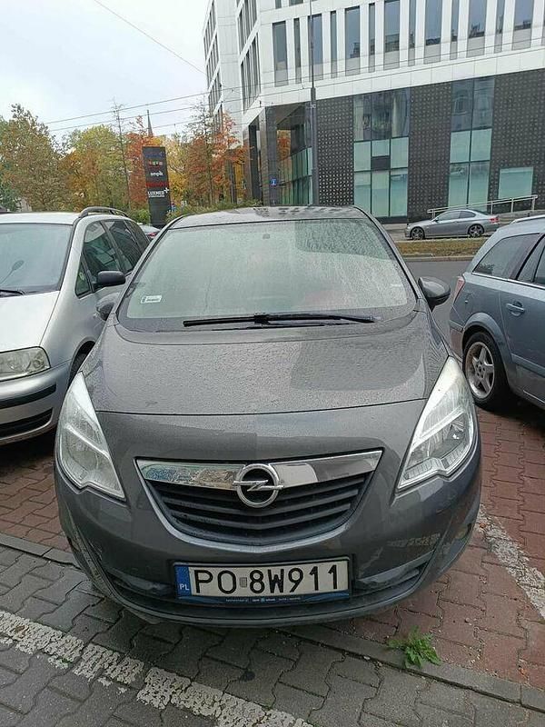 Srebrny Używany 2010 Opel Meriva Minivan | 10 000 zł - Obraz 1/4