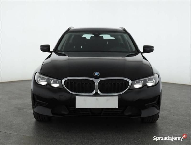 Czarny Używany 2020 BMW 318 Kombi | 79 999 zł (Uczciwa cena) - Obraz 1/4