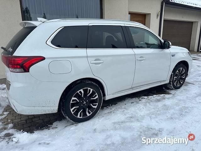 Używany Mitsubishi Outlander P-HEV 2017