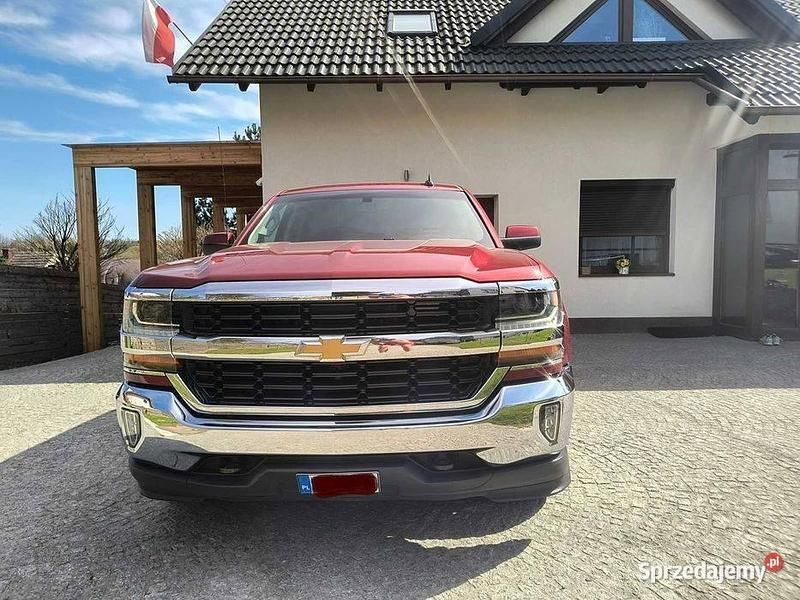 Używany Chevrolet Silverado 2018 Wiśniowy Pickup