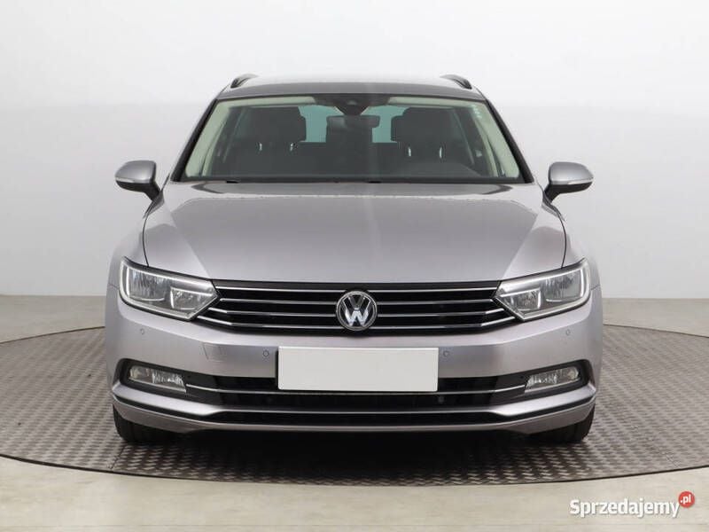 Srebrny Używany 2017 VW Passat Kombi | 57 999 zł (Dobra cena) - Obraz 1/4