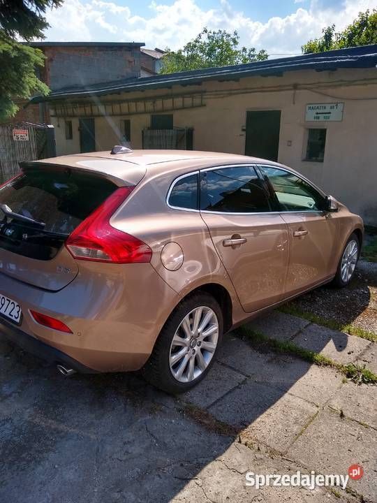 Brązowobeżowy Używany 2013 Volvo V40 Kombi | 48 000 zł (Dość drogi) - Obraz 1/4