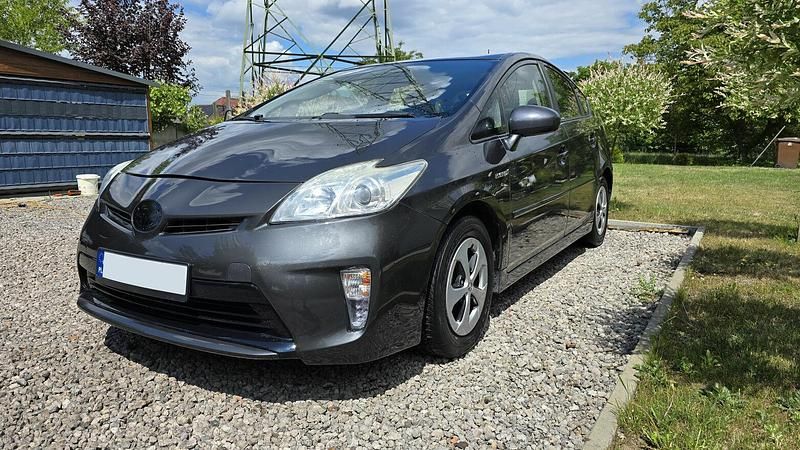 Szary Używany 2015 Toyota Prius Hatchback | 19 999 zł - Obraz 1/3