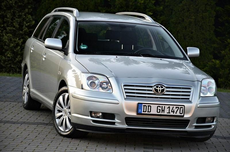 Srebrny (metalik, perła) Używany 2006 Toyota Avensis Kombi | 15 900 zł (Uczciwa cena) - Obraz 1/4