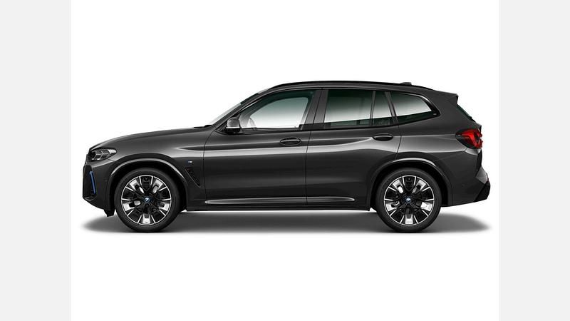 Używany BMW iX3 Shadowline 210 kW (286 KM) 2023 Szary sophisto z brylantowym połyskiem metalizowany SUV