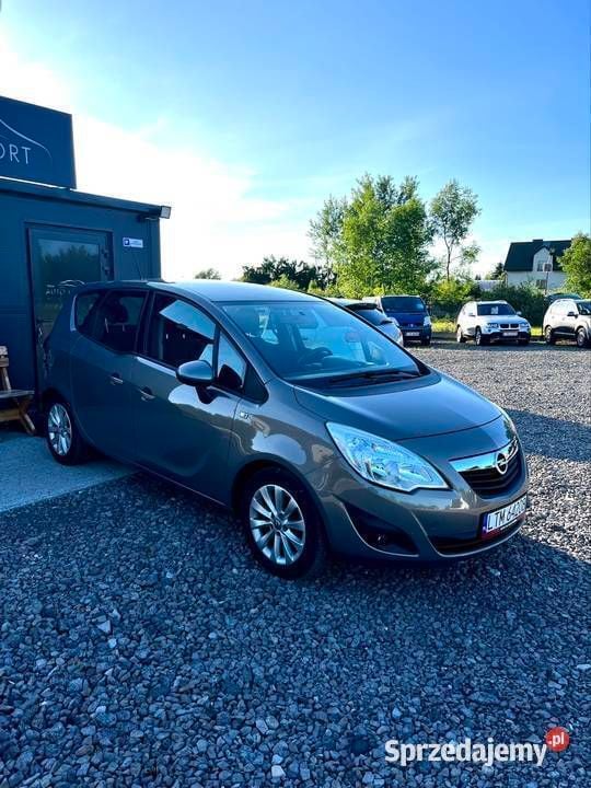 Szary Używany 2012 Opel Meriva Minivan | 20 900 zł (Uczciwa cena) - Obraz 1/4
