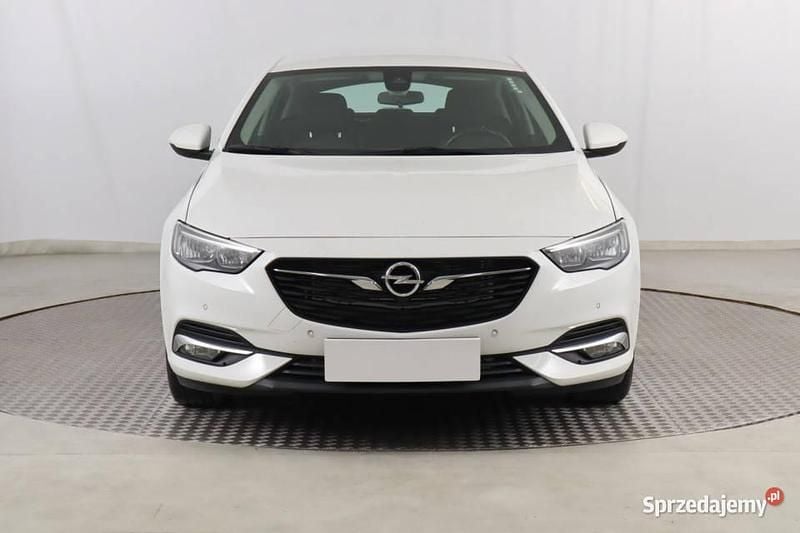 Biały Używany 2018 Opel Insignia Hatchback | 44 999 zł (Uczciwa cena) - Obraz 1/4