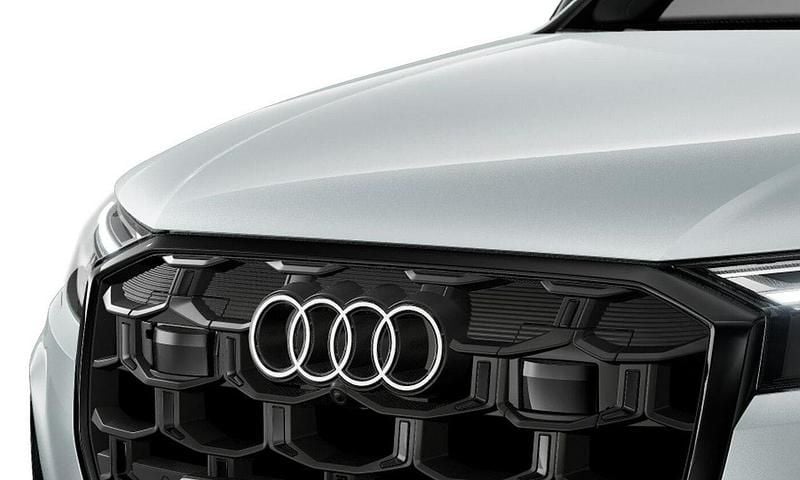 Używany Audi Q7 S-Line 286 KM (210 kW) 2025 Srebrny SUV