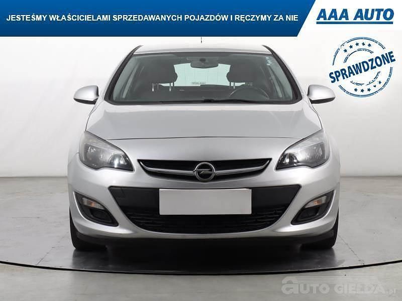 Używany Opel Astra 2013 Srebrny