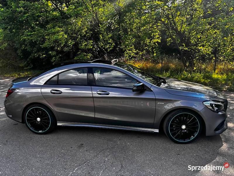 Szary Używany 2017 Mercedes CLA250 AMG Sedan/Limuzyna | 89 999 zł (Drogi) - Obraz 1/4