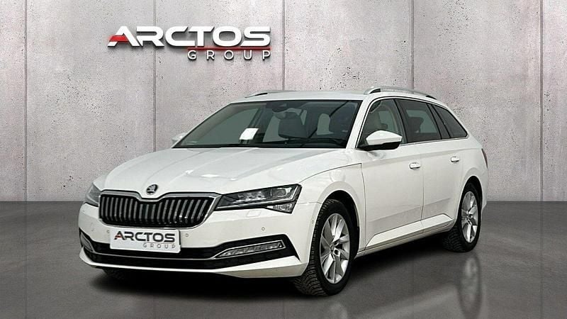 Biały Używany 2021 Skoda Superb Style Kombi | 69 900 zł (Uczciwa cena) - Obraz 1/4
