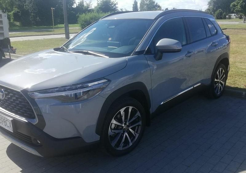 Inny kolor Używany 2023 Toyota Corolla Cross SUV | 134 900 zł (Uczciwa cena) - Obraz 1/4