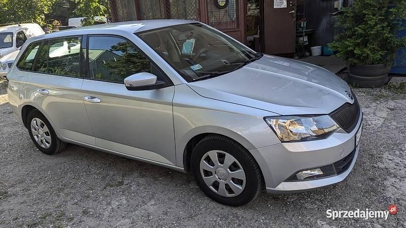 Używany Skoda Fabia 105 KM (77 kW) 2015 Srebrny Hatchback