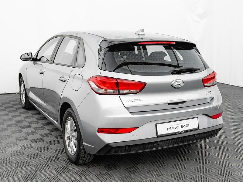 Używany Hyundai i30 110 KM (80 kW) 2022 Srebrny (metalik) Hatchback