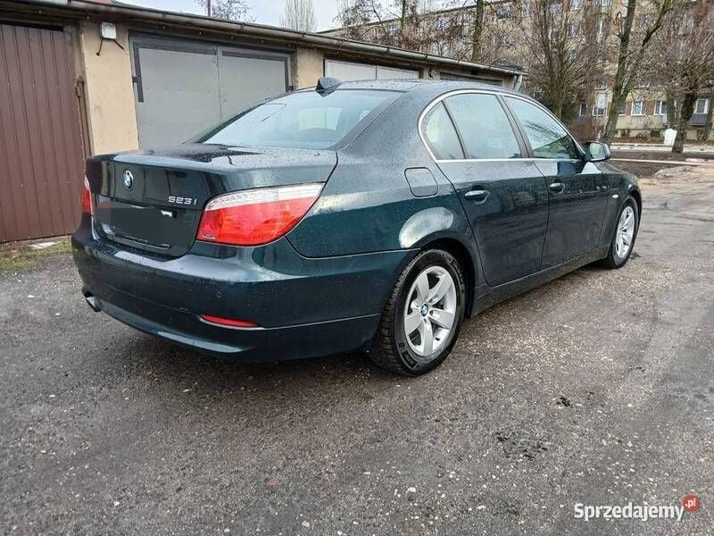 Używany BMW 523 2009 Zielony Sedan/Limuzyna