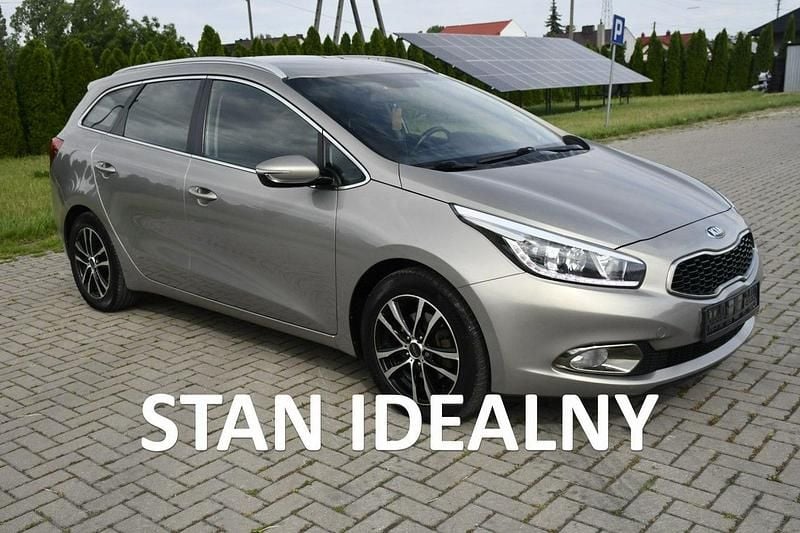 Złoty (metalik) Używany 2012 Kia Ceed 2 Kombi | 23 900 zł (Uczciwa cena) - Obraz 1/4