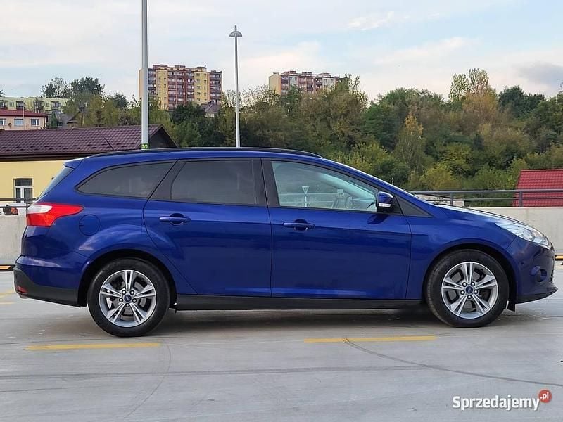 Używany Ford Focus 2014 Niebieski Kombi