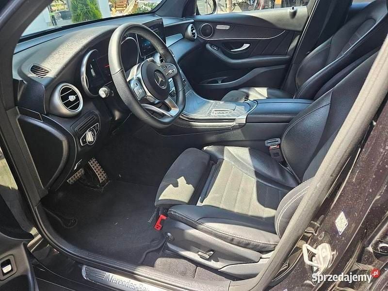 Używany Mercedes GLC200 AMG 163 KM (119 kW) 2019 Czarny SUV