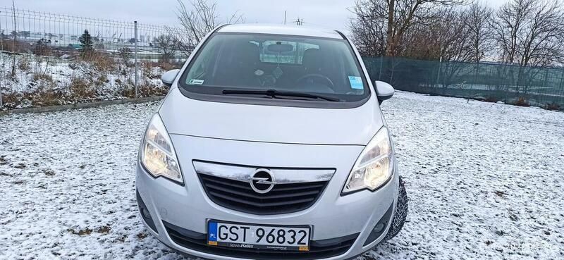 Srebrny Używany 2011 Opel Meriva Minivan | 20 500 zł (Drogi) - Obraz 1/4