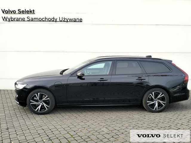 Używany Volvo V90 349 KM (256 kW) 2025 Czarny Kombi