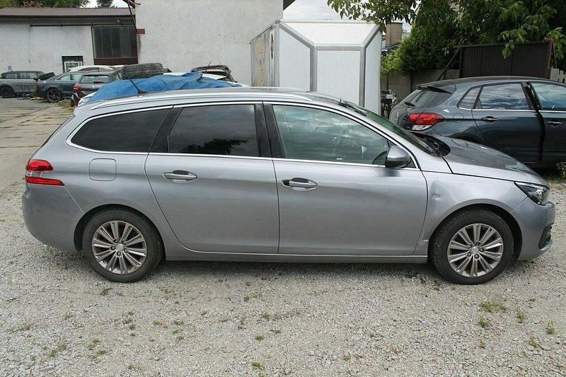 Używany Peugeot 308 150 KM (110 kW) 2017 Szary Kombi