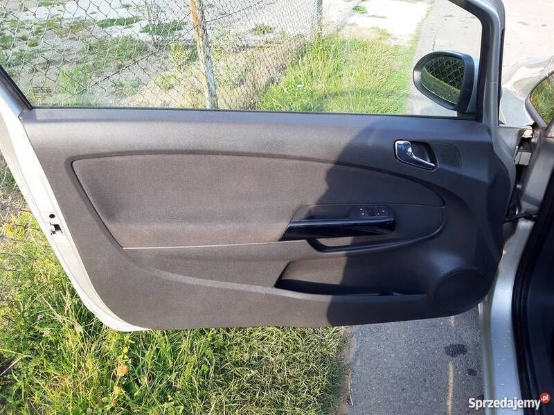 Używany Opel Corsa 2008 Srebrny Hatchback
