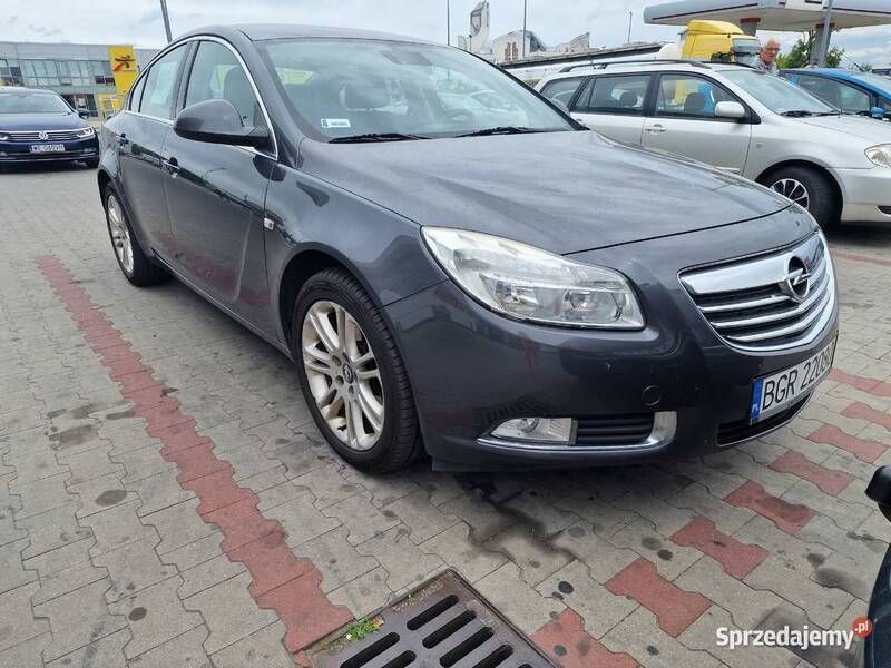 Używany Opel Insignia 2009 Grafitowy Sedan/Limuzyna