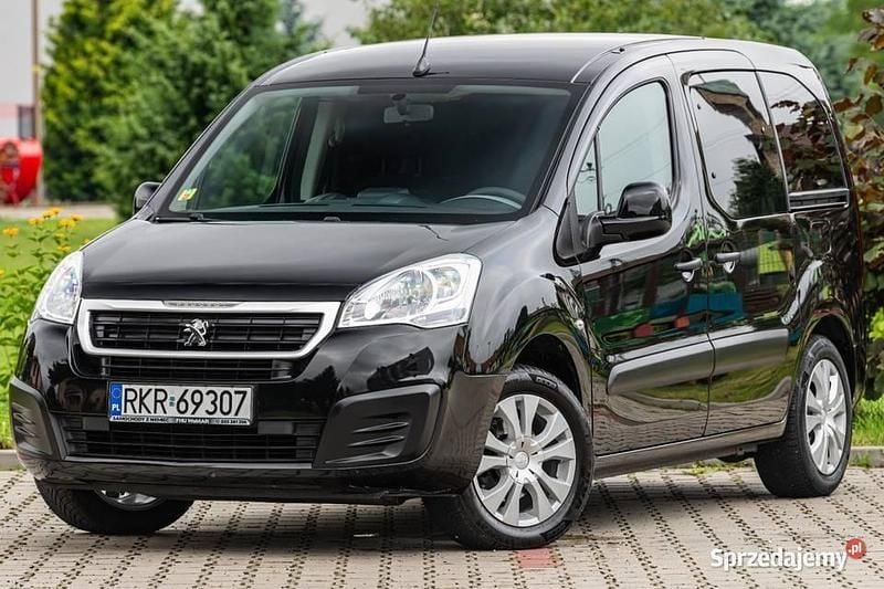 Czarny Używany 2017 Peugeot Partner Minivan | 34 900 zł (Dość drogi) - Obraz 1/4