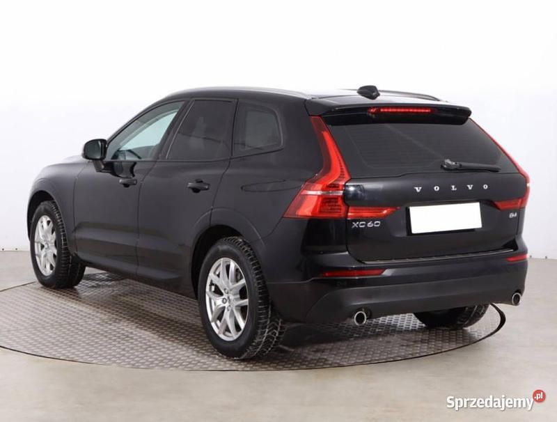 Używany Volvo XC60 190 KM (139 kW) 2019 Czarny SUV