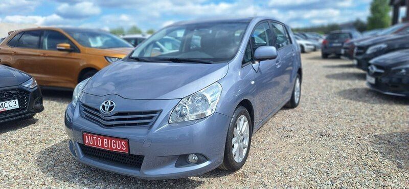 Używany Toyota Verso 147 KM (108 kW) 2009 Niebieski jasny (metalik) Minivan