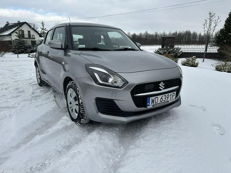 Używany Suzuki Swift 83 KM (61 kW) 2021 Srebrny Hatchback