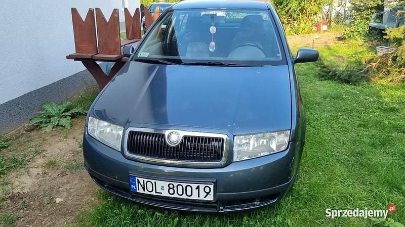 Grafitowy Używany 2002 Skoda Fabia Sedan/Limuzyna | 1000 zł (Uczciwa cena) - Obraz 1/4