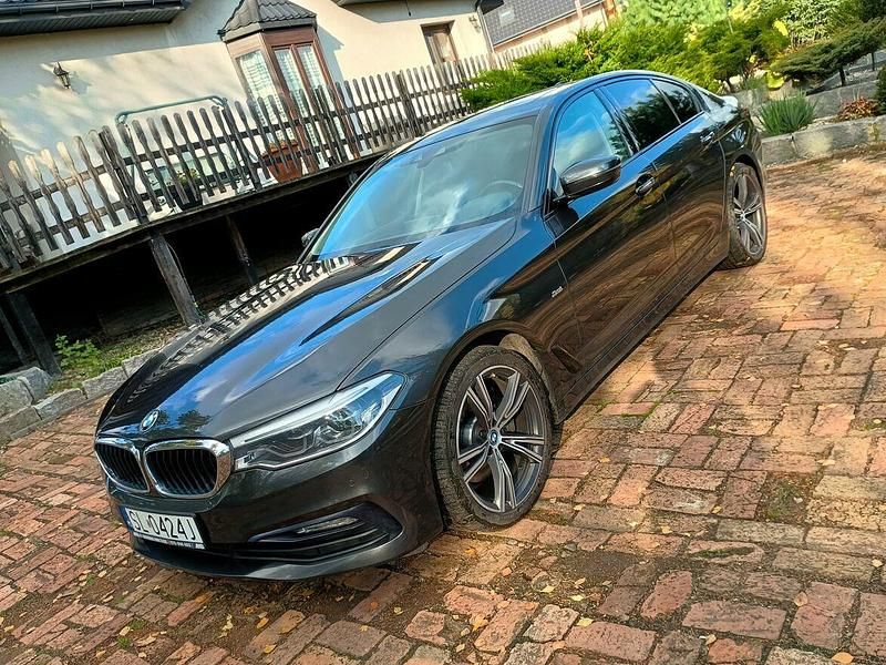 Czarny Używany 2017 BMW 520 Sedan/Limuzyna | 116 000 zł - Obraz 1/4
