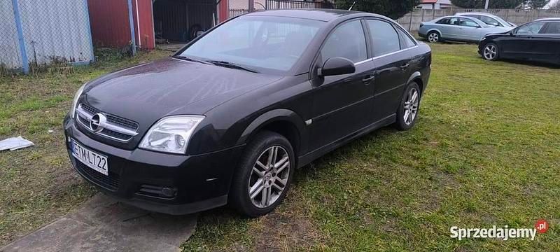 Używany Opel Vectra GTS 2004 Czarny Hatchback